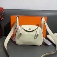 Hermes愛馬仕mini lindy奶油白swift皮內拼琥珀黃銀扣B刻