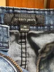 Bossini jean 水洗紋牛仔短褲