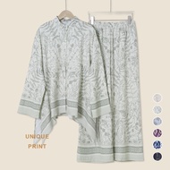 YOUMILIER URBAN VACATION SET I TWO-PIECE PRINTED BLOUSE AND WIDE PANTS YMWM072