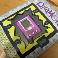 現貨📦紫色白框💜夜光mon版💡數碼暴龍 Digimon 暴龍機 20週年版本🎊可同時養2隻👥一機可揀11款蛋 (限定蛋🥚=阿波羅獸) [Glow in the dark display]