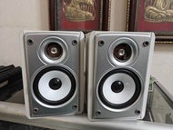 Đôi loa Victor SP UXQX1-W 40w 4ohm . hàng cũ 80% nghe hay bày đẹp (2 bên loa treble mất màng không ả