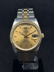 ⚜️⚜️抵玩之選Tudor 18K金鋼Date+Day 二手中古 TUDOR Prince Date+Day 18K金鋼 76213 全原裝 36mm 金鋼  狀態: 良好, 淨錶,不合完美主義者 價