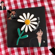 (READY) peaceminusone brooch G-DRAGON sunflower peaceminusone daisy brooch BIGBANG GD gdagon