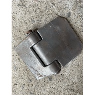 Thick black truck hinges, weighing 5 ounces, 6 ounces, 8 ounces, 9 ounces