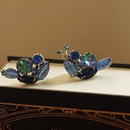 老又好古董珠寶 少見電光藍小花塑料萊茵蝸牛夾式耳環 Weiss C363