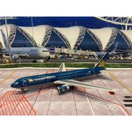 Phoenix Model [11899/11900] 1:400 Vietnam Airlines B767-300ER VN-A762