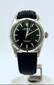 勞力士 6103 - 中棺材、原裝面翻寫黑面、尖針、十三劃圈皮帶鋼錶 (34 mm) 、自動機芯、送代用皮帶連扣 ROLEX 6103 - Bubbleback , Original Dial （Re