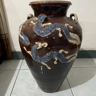 guci antik cina timbul naga coklat