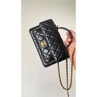 Fashionable Exquisite Bag Handle Gold Sheepskin Bag