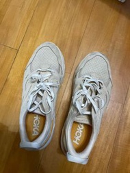 Hoka One One Clifton Suede