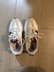 New Balance 327 米白紅色