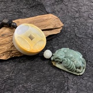 快速出貨 天然緬甸玉翡翠招財貔貅大玉錢吊飾 車吊飾 手把件