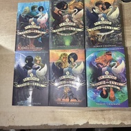 1-6 Volumes evil English Academy evil and Good schoolgood Novel HMLE