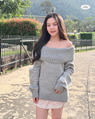 villie Olaf Sweater เสื้อเปิดไหล่แขนยาวผ้าไหมพรม