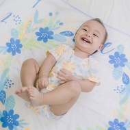 幸福微風花園 寶寶成長月份記錄包巾。通過SGS檢驗。純棉紗布巾藍