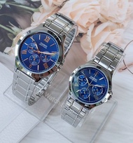 นาฬิกาคู่รัก Casio รุ่น MTP-V300D-2A และ LTP-V300D-2A2 นาฬิกาสายแสตนเลสสีเงิน หน้าปัดน้ำเงิน - มั่นใ