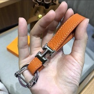 High end H car keychain creative genuine leather keychain pendant, personalized brand H, men and wom