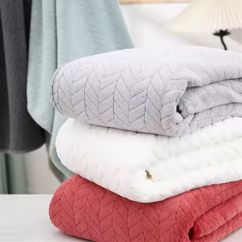 High quality thick coral velvet bath towels, soft and absorbent towels, sports beach towels for home