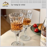 Glass cocktail glasses, diamond-patterned glasses, specialized for drinking high-quality alcoholic d