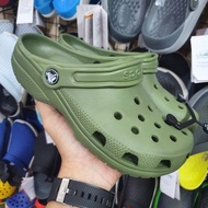 〖ใหม่เอี่ยมของแท้〗รองเท้าแตะ Crocs Classic clogใหม่ สวย เบามาก ใส่สบาย ผู้หญิงผู้ชาย ไซส์ 36---45 ราคาถูกใจ (สินค้าพร้อมจัดส่งจากไทย)