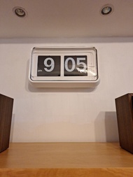 Twemco BQ-100 Jumbo Flip Clock, White
