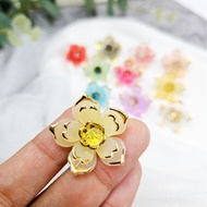 Dnikz Collection Flower Pin | Chin Pin