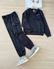 Nike setเสื้อกางเกงขายาว Size M มีสีกรม