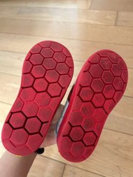 Adidas Marvel 兒童運動鞋