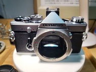 ♣99.99%新，OLYMPUS OM2 菲林相機，接近全新，配1.8光圈，50mm定焦鏡頭。
