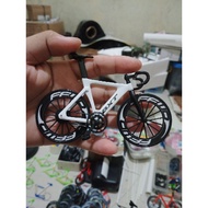 White BXT fixie miniature