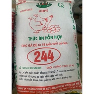 Mixed food for laying chickens from 19 weeks and older