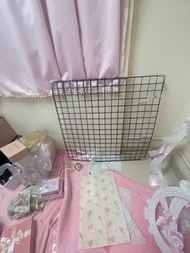 黑色網格架