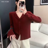 V-neck long-sleeved sweater - A1220