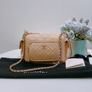 TW4965 Chanel Small Camera Case Lambskin Beige x GHW