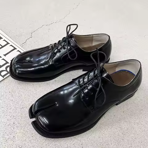 New arrival Split Toe Shoes Tabi Shoes Loafer for Men Split Toe Thick Sole Casual patent leather Sho