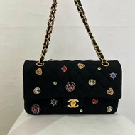CHANEL黑布面寶石造型CF25