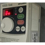 Japan Mitsubishi Inverter FR-S520E-0.4K OUT: 2.5A (H5)