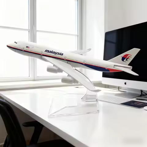 Air B747 Malaysia Airways 16cm Airplane Model Diecast Alloy 1/400 Scale Replica Plane with Landing G