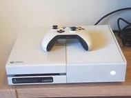 二手 微軟XBOX ONE 500G白色主機+一支手把+Kinect 體感Camera+5款遊戲