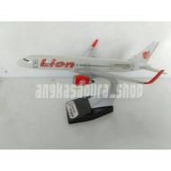 Lion Boeing 737-900ER Airplane Miniature