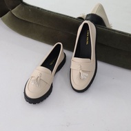 Livia Hazel Docmart Women's Shoes Women's Loafers DC01