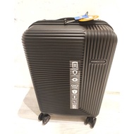 20 Inches  Traveler's Choice Luggage, Extendable|20吋 Traveler's Choice 行李箱 可登機 可廣展 [拉杆箱 行李箱 喼 拉喼 旅行箱 旅行喼 行李 手拉車 手推車|luggage, cart, baggage, suitcase, carriage, trolley, travel]
