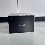 ORIGINAL FUJIFILM XT5 XT-5 BOX with Camera
