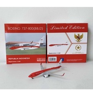 Diecast Pesawat Kepresidenan RI Boeing 737-800 Skala 1/400 By Phoenix