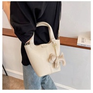 MOLISA Crossbody Shoulder Bag กระเป๋าสะพายข้างผู้หญิง เป้แฟชั่นหนัง กระเป๋าสะพายสีดำ กระเป๋าสะพายข้า