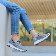 MIT 【一片式布面輕量運動鞋-女款藍黃】運動鞋 休閒鞋 直套 透氣