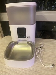 寵物自動餵食器