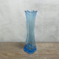 WH14263【四十八號老倉庫】全新 早期 台灣 藍色 氣泡 玻璃 花瓶 高20.5cm 1瓶價【懷舊收藏拍片道具】