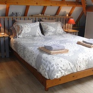 โรงแรม Chambre familiale A la Belle Etoile - Saint-Pierre-Brouck