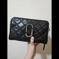 Marc Jacobs MJ 經典黑色菱格斜背相機包